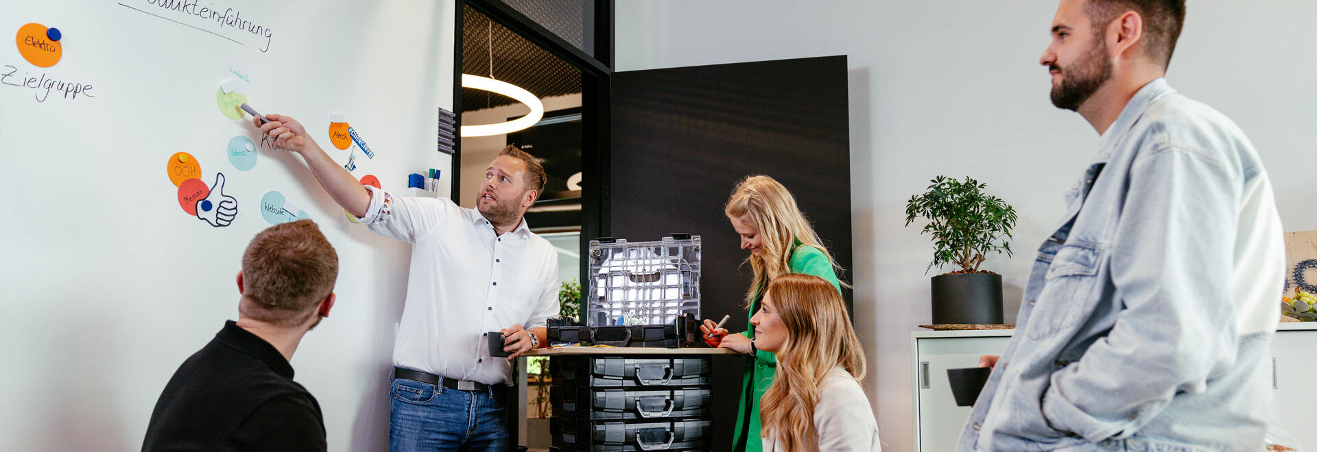 Careers at BS Systems - growing together in the L-BOXX team